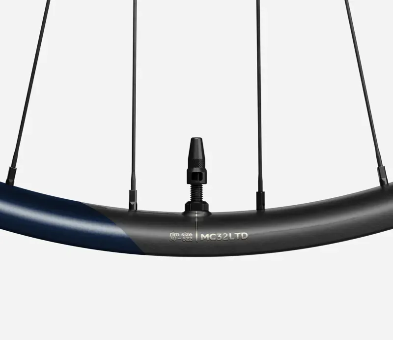 Oquo MC32LTD Shimano Ms Rear Wheel In Metallic Navy Blue Matt-1