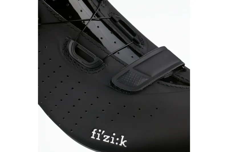Fizik R5 Tempo Overcurve Road Shoe in Black-3