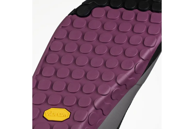 Fizik Gravita Versor Flat Shoes in Black-8