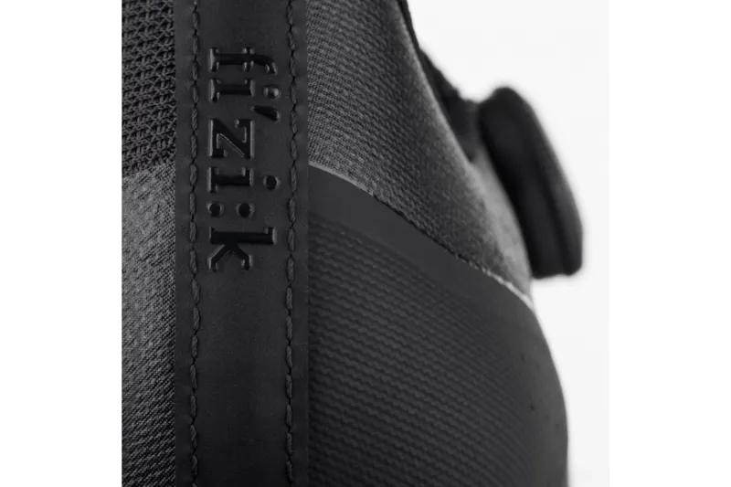 R4 Tempo Overcurve Wide Shoes Black/Black-2