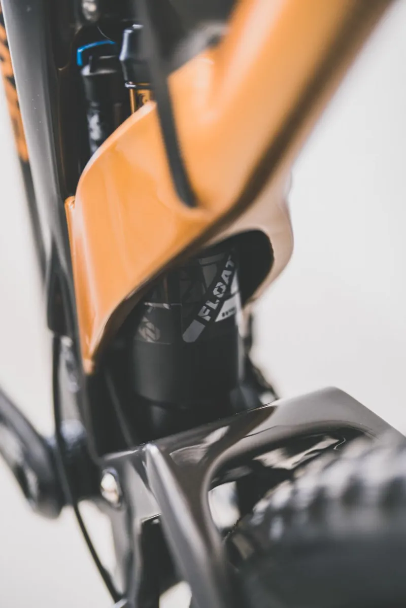 Unno Burn Race - Full Suspension Enduro Mountain Bike 2024-8