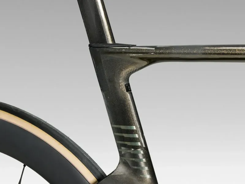 Orbea Orca Aero M22 LTD Road Bike in Golden Off White and Sunset-3