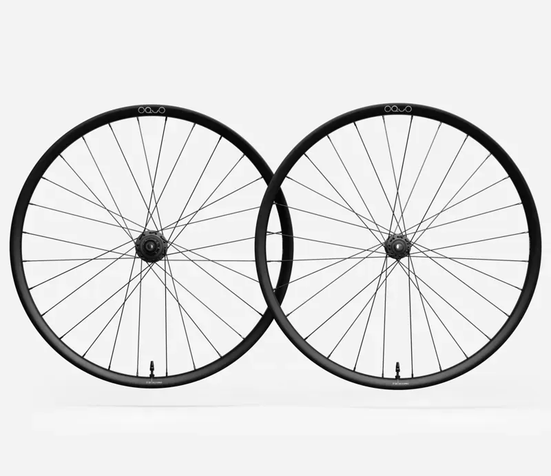 Oquo RC25Pro Shimano Hg Wheel Set In Black Matt
