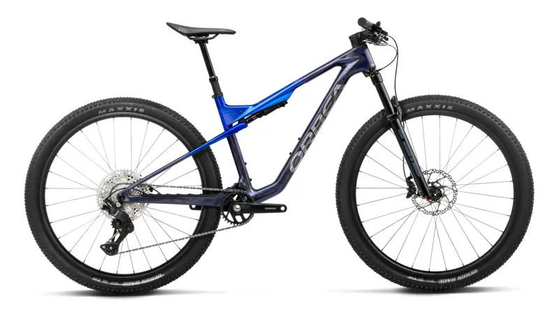 Orbea Oiz M30 Mountain Bike in Noctiluca Carbon View - Blue