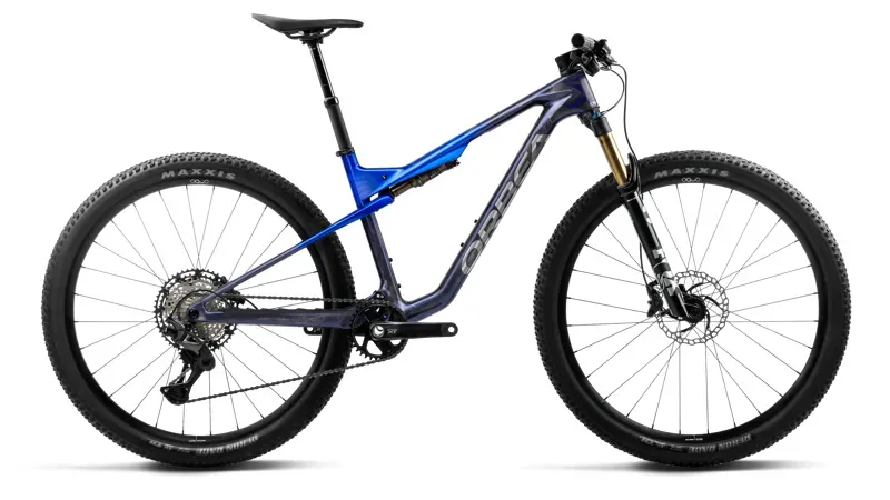 Orbea Oiz M20 Mountain Bike in Noctiluca Carbon View - Cobalt Blue